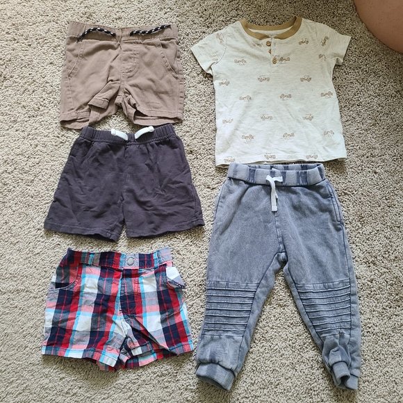 5 items - Bottoms + Tshirt 12M - Picture 1 of 16